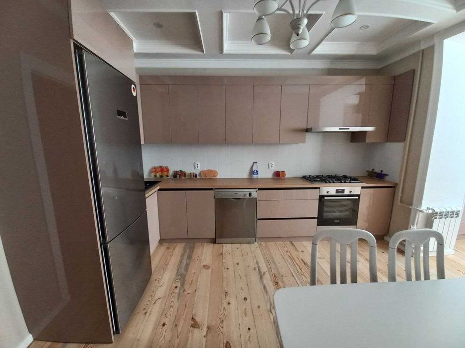 Сдается квартира в новостройке (попугайчиках) Canadian School