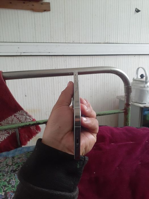 Iphone 12 pro max sotiladi