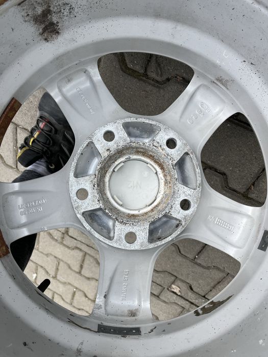 Jante aliaj 5x139.7mm, anvelope 215/75 R16, Kia Sorento 1