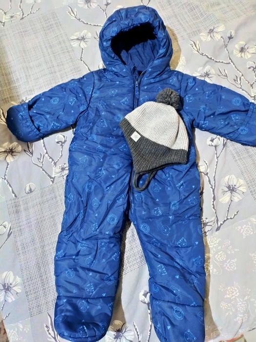 Продам комбинезон на мальчика