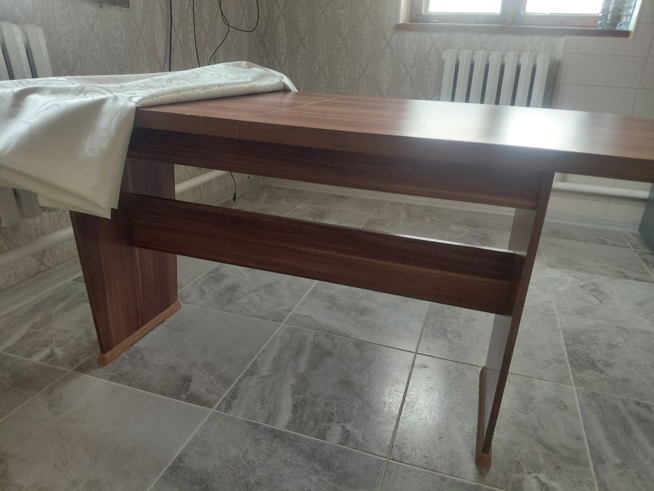 Стол2метр,ени 80.