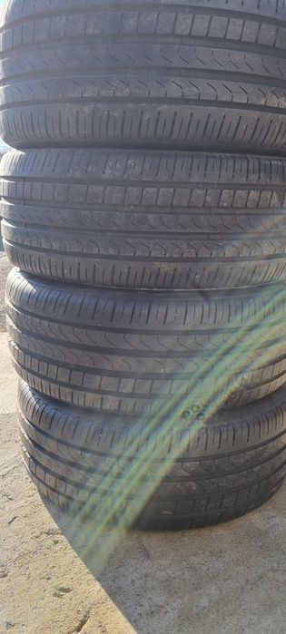 Vând cauciucuri Pirelli