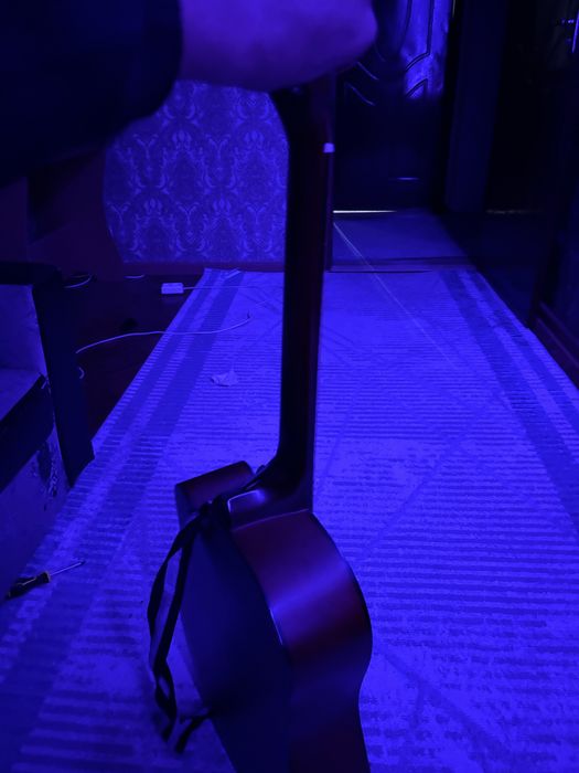 Гитара 25 мынға , сос зор с чехлом