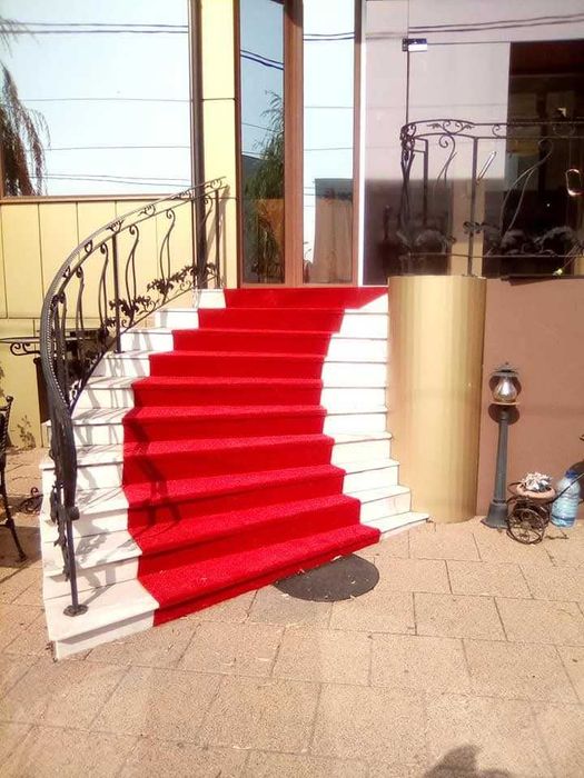 Montaj mocheta ,trepte, plinta