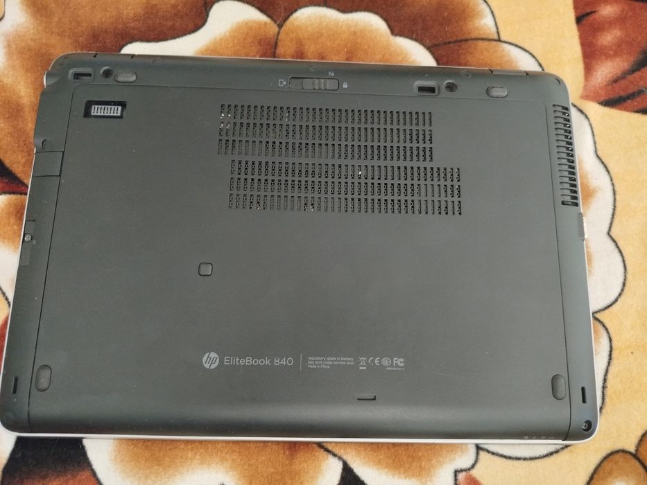 Vând laptop HP elitebook 840 , procesor Intel i7