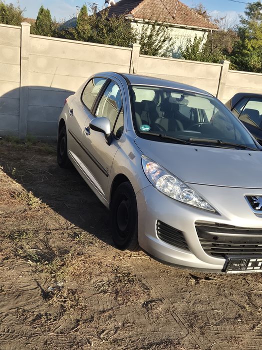 Peugeot 207 1.4 90 cp... 2009