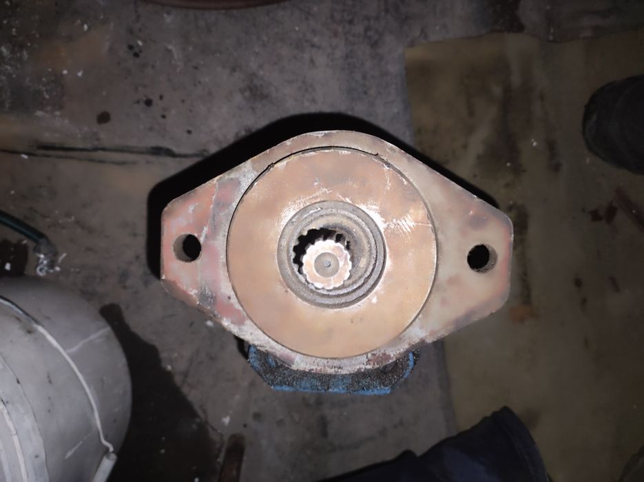 насос гидравлический на манипулятор