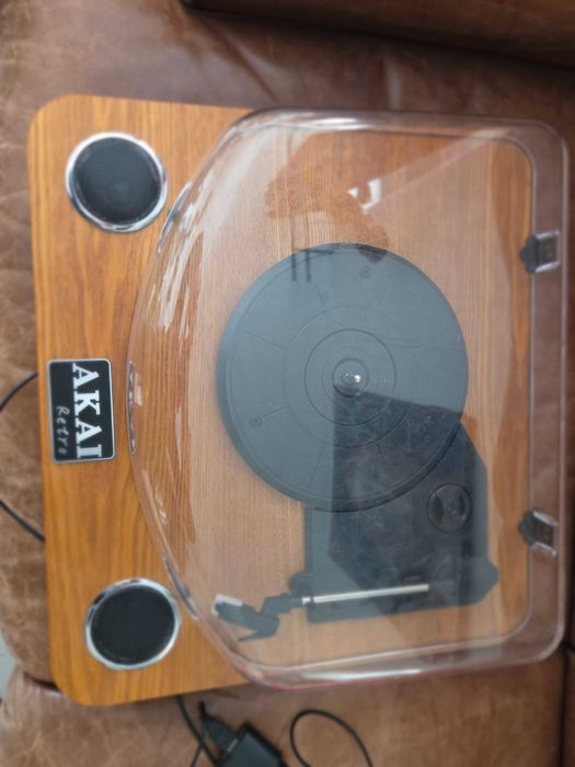Pickup vinil Akai Retro cu boxe, pick-up stare foarte bună