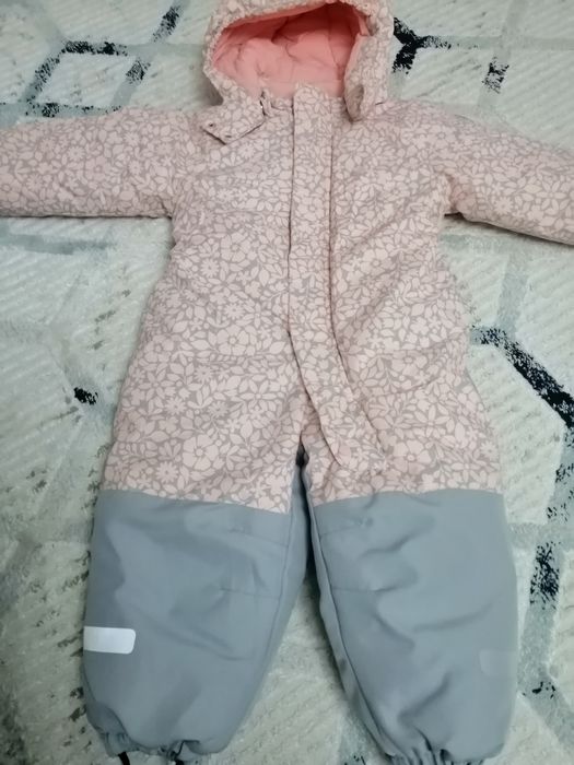 Для девочек, на 2-3 годика. Размер 92