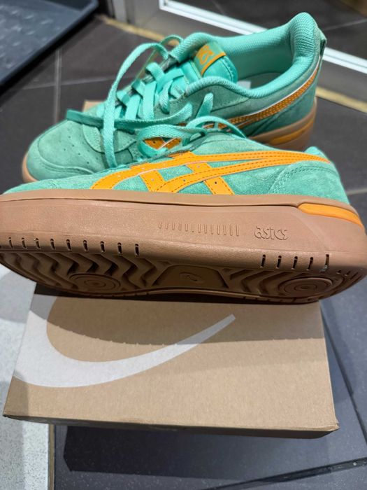 Дамски кецове от велур ASICS