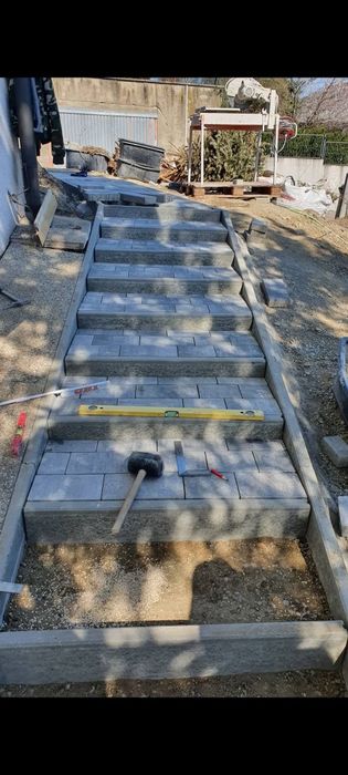 Montam pavaje borduri