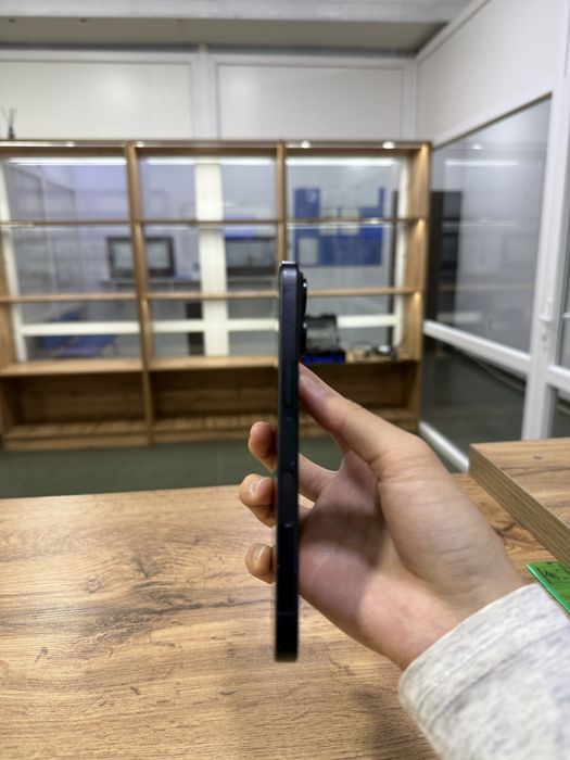 iPhone 16