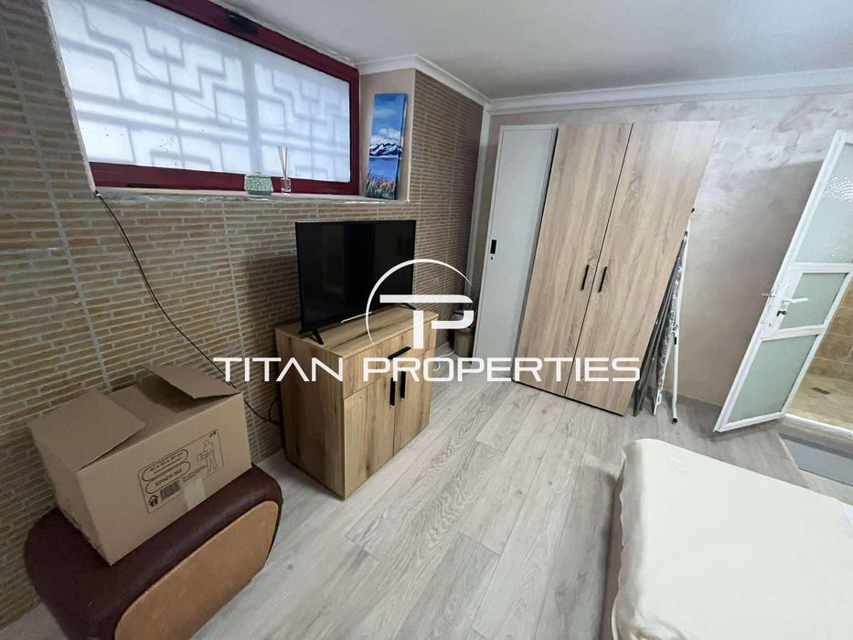 Дава се под наем Двустаен апартамент в Варна, Център - 40 кв.м за 380 € - Снимка #1