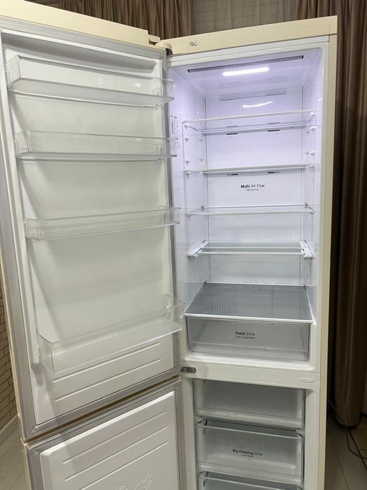Продаётся LG Холодильники