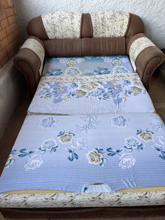 Продаю диван в хорошем состоянии