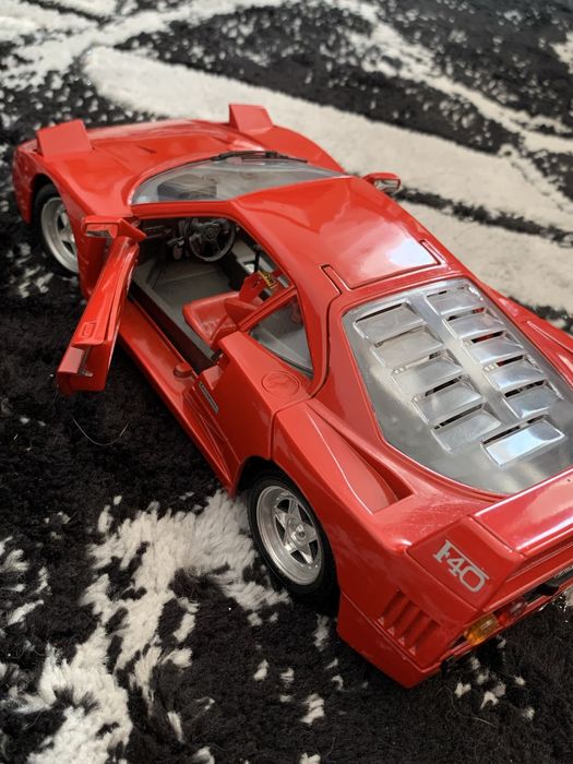 Macheta Auto Ferrari F40 1:18