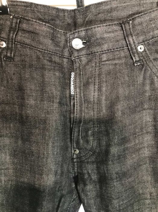 Dsquared2 3 чифта дънки.