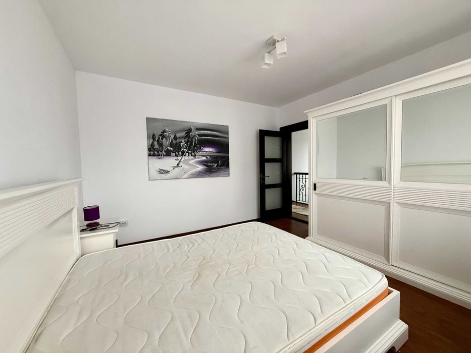 Duplex cu 5 camere, garaj și curte amenajată – Urușagului, Florești