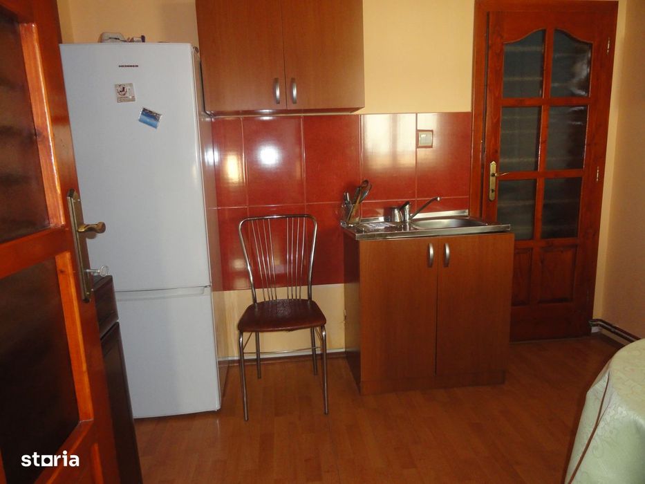 Casa solida din caramida 5 camere, teren 1278 mp Micalaca strada larga