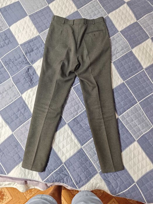 Серые мужские брюки