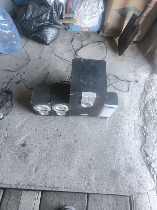 Колонки и усилитель.