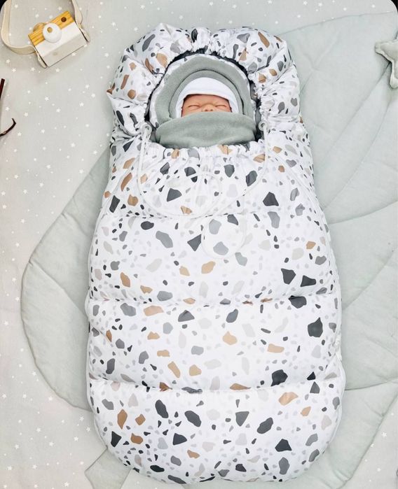 Продам конверт с комбинезоном.