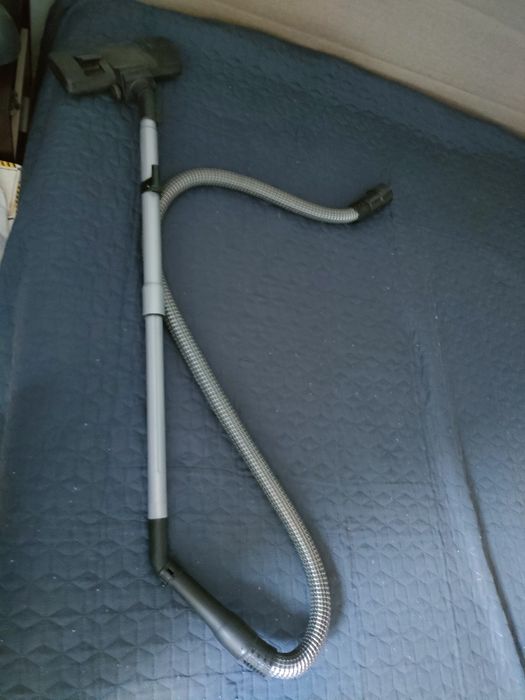 Перяща прахосмукачка 2400W, Arnica Hydra Rain Plus, Турбо четка, Функция „издухване”399, НЕРА филтър