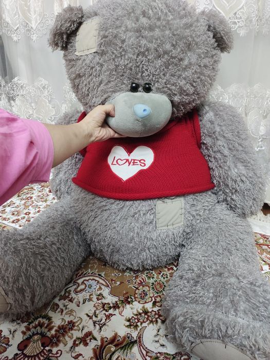 Огромный мишка Тедди со свитором love ко дню влюбленных на 14 февраля