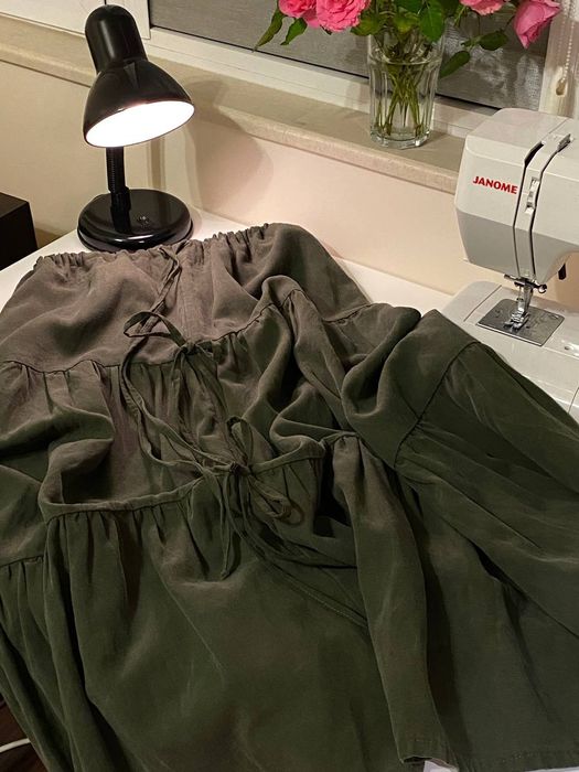 Дълга пола от лен в тъмнозелен цвят по поръчка!