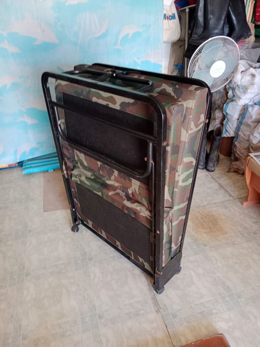 Продается отличная раскладная кровать.