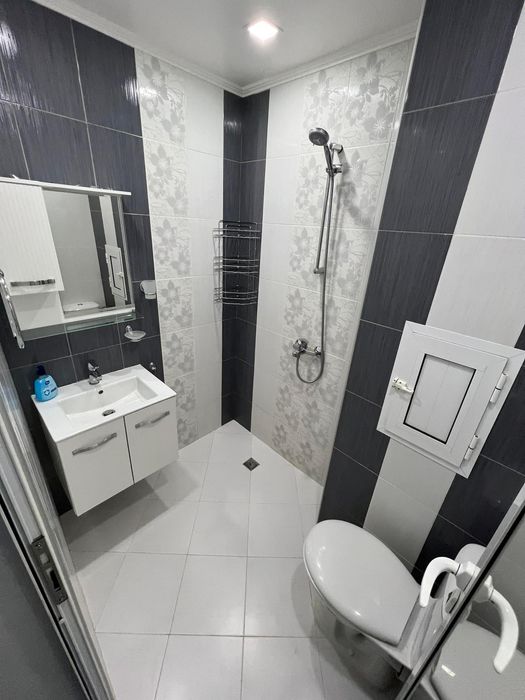 Дава се под наем Двустаен апартамент в Бургас, Лазур - 56 кв.м за 459 € - Снимка #7