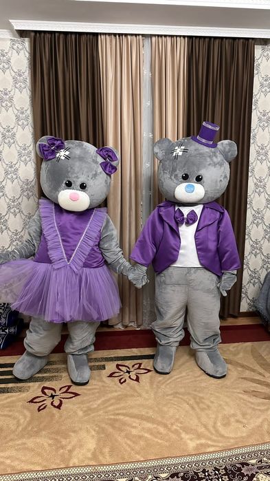 Аниматоры мишки и зайчик.