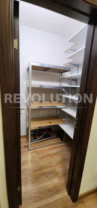 ПРОСТОРЕН тристаен апартамент в района на Лятно кино Тракия!