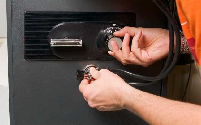 Вскрытие замков дверей сейфов установка замков