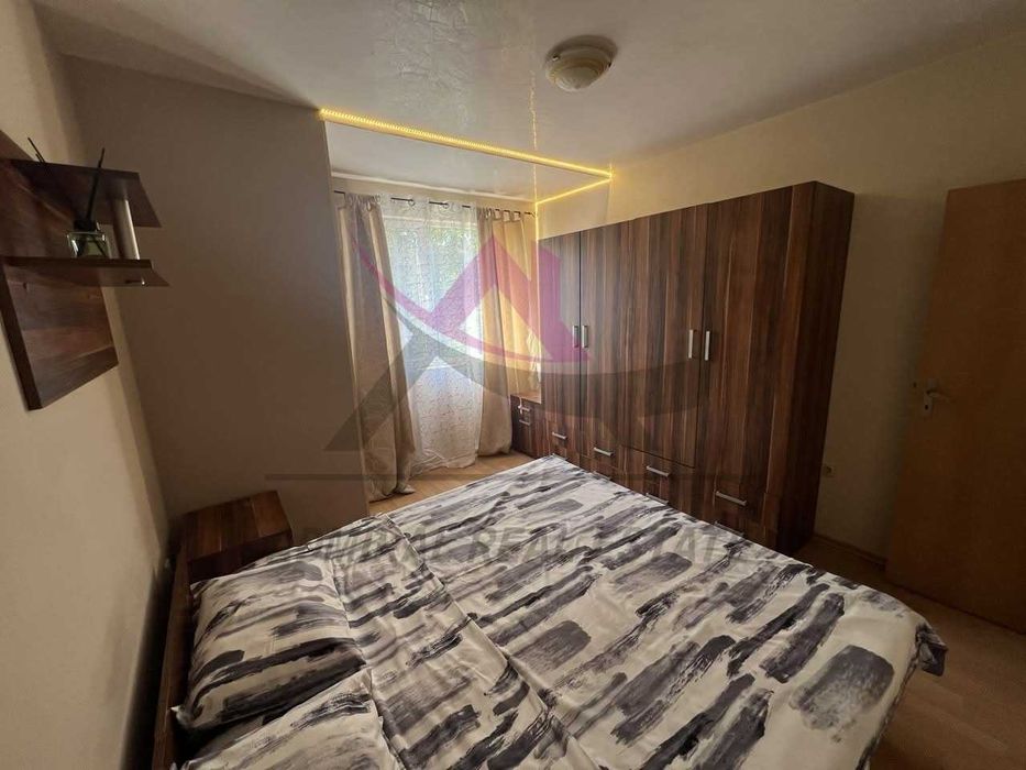 Страхотен двустаен -Колхозен пазар