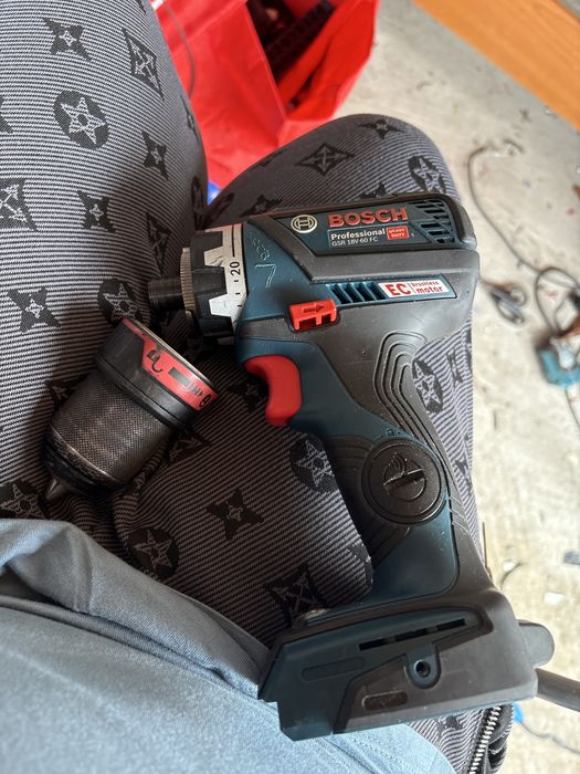 Bosch GSR18V-60FC cu mandrina si impact