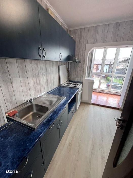 Apartament decomandat, 52 mp, zona Rovine