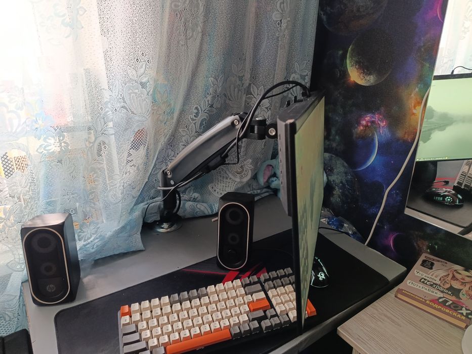 Монитор+Кронштейн+колонки