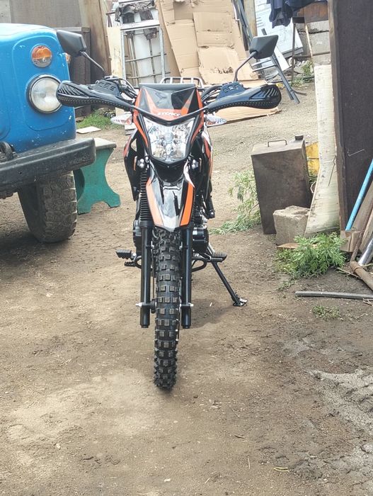 Мотоцикл эндуро 200 куб