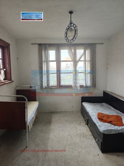 Къща в с. Лобош 157 м² и двор 990 м²