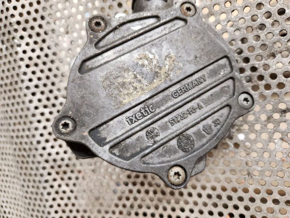 Pompa Vacuum Bmw E90 E91 E92 E93 Cod st732-m3-a - Dezmembrari Arad
