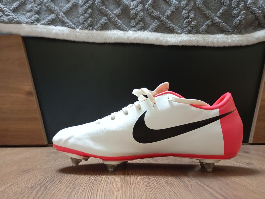 Продавам Бутонки Nike.