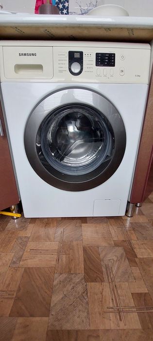 Продаю стиральную машину