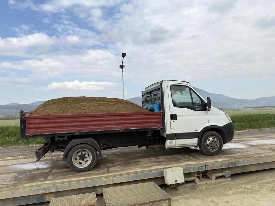 Inchiriez basculanta