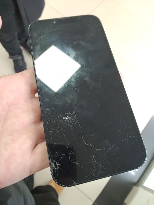 Обменяю айфон 13