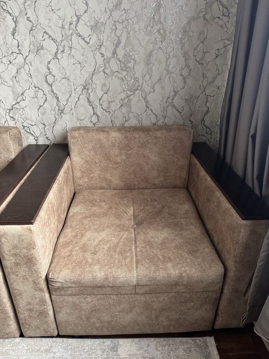 Срочно продаётся диван!