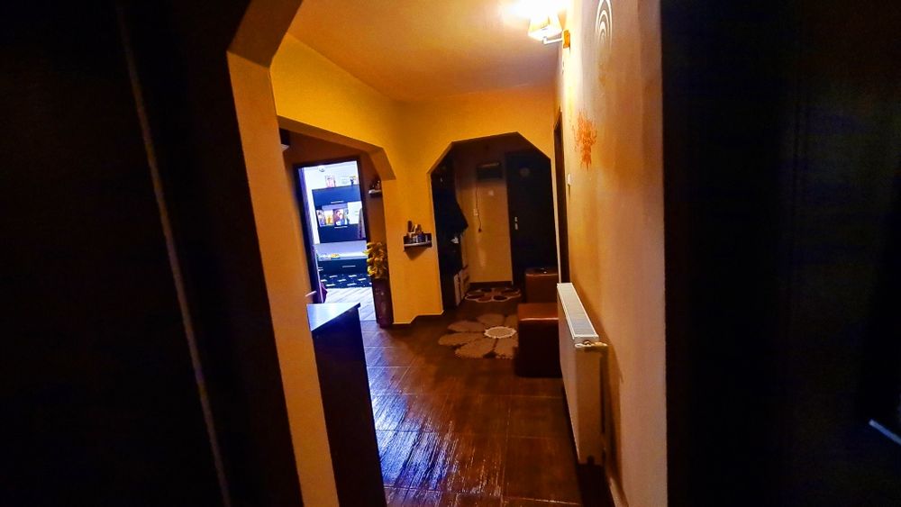 *DE VÂNZARE*Apartament compus din patru camere și dependințe* //          *** Preț Fix ***