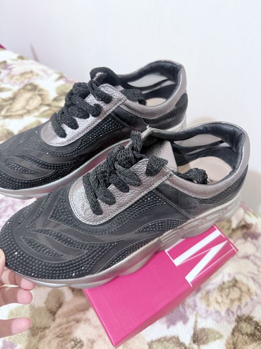 Sister stars фирма кроссовкаси 200 минг