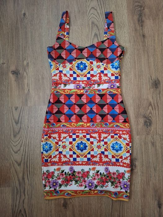 Рокля на марката лалето