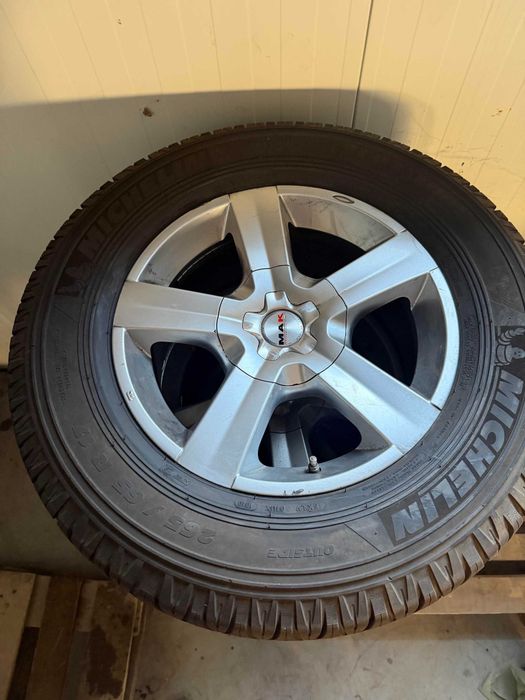 Гуми с джанти 265/65 R17